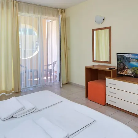 Pollo 3* סאני ביץ'