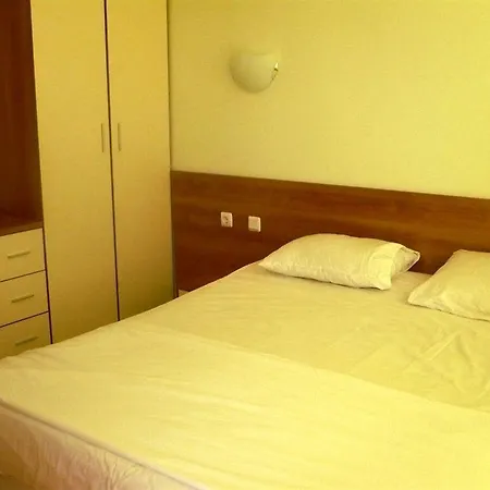 Apartmanhotel Pollo 3*