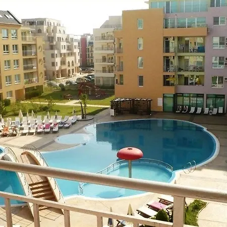 Pollo Apartmanhotel Napospart