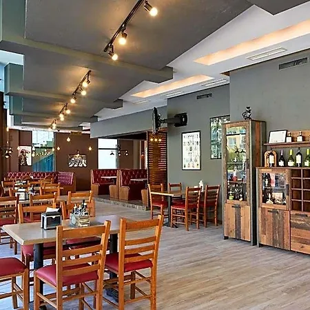 Pollo Aparthotel 3*