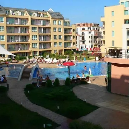 Pollo Aparthotel Sluneční pobřeží